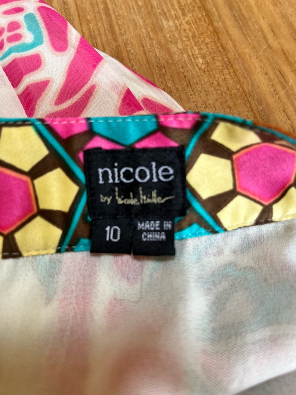 Nicole Miller Pink and Teal Floral Lightweight Chiffon Spring Skirt - Size 10 - Picture 4 of 4